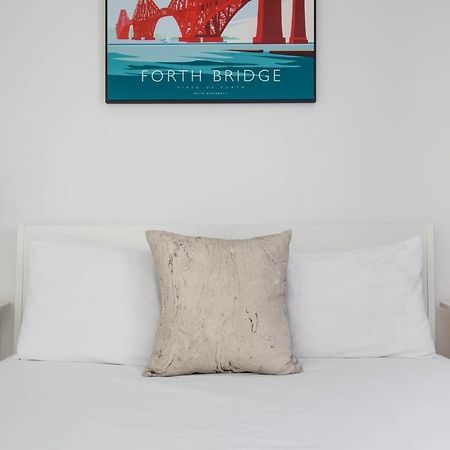 Modern Grassmarket Apartment Edinburgh Exterior photo