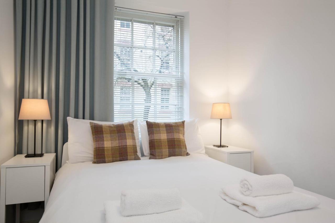 Modern Grassmarket Apartment Edinburgh Exterior photo